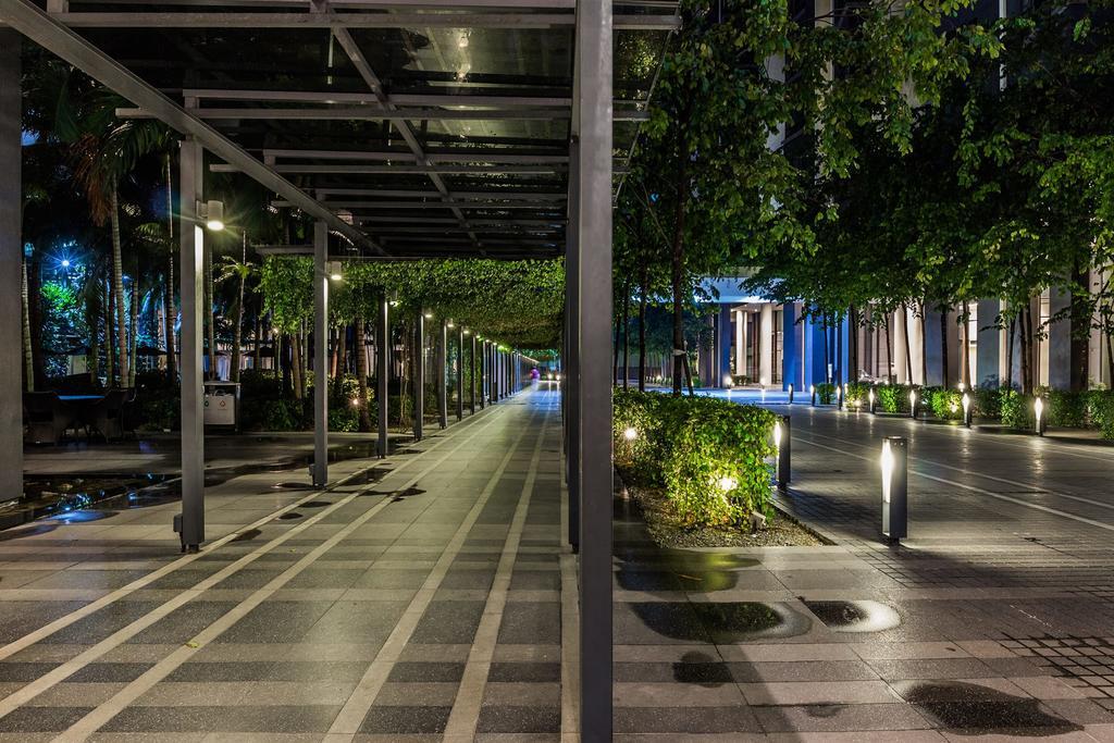 E&O Residences Kuala Lumpur Exterior foto The park at night